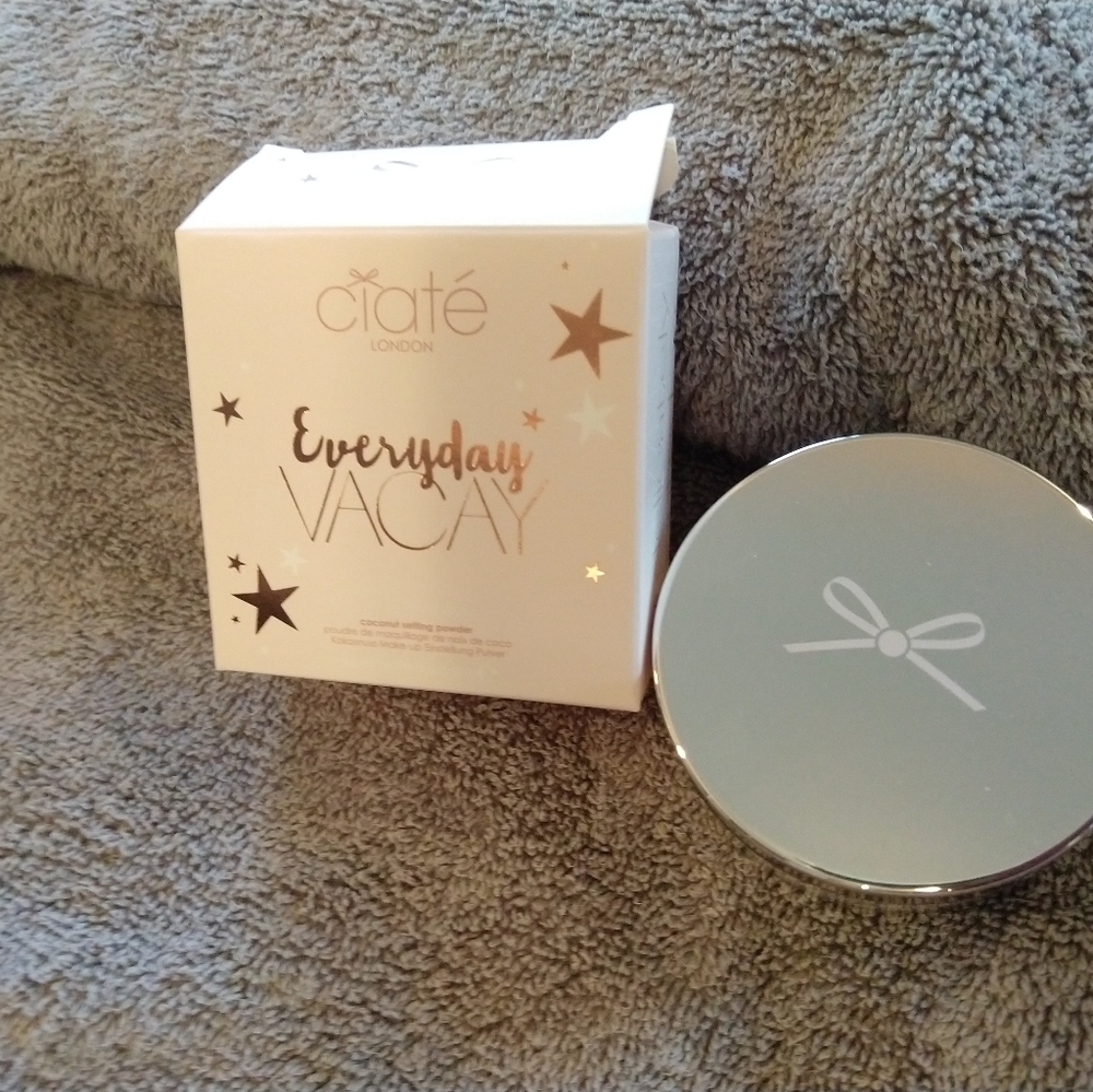 Everyday Vacay Coconut Setting Powder